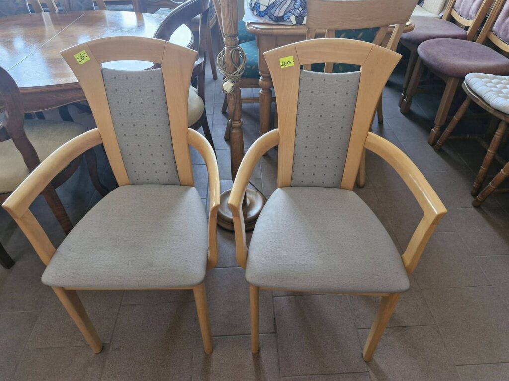 Krzesła bukowe z podłokietnikami
