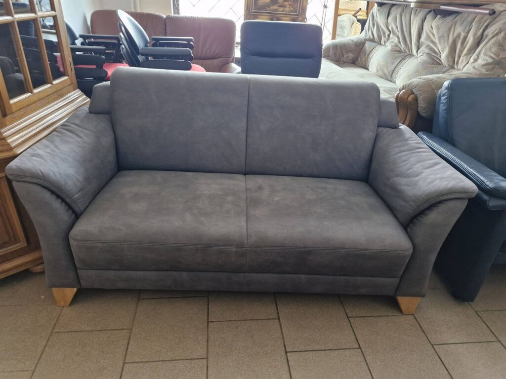 Sofa dwuosobowa welurowa