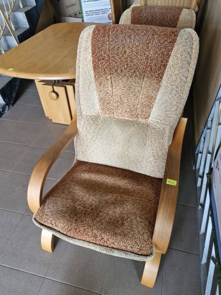Fotel bujany z giętego drewna